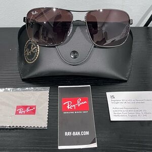 Ray-Ban Aviator Sunglasses - Black
